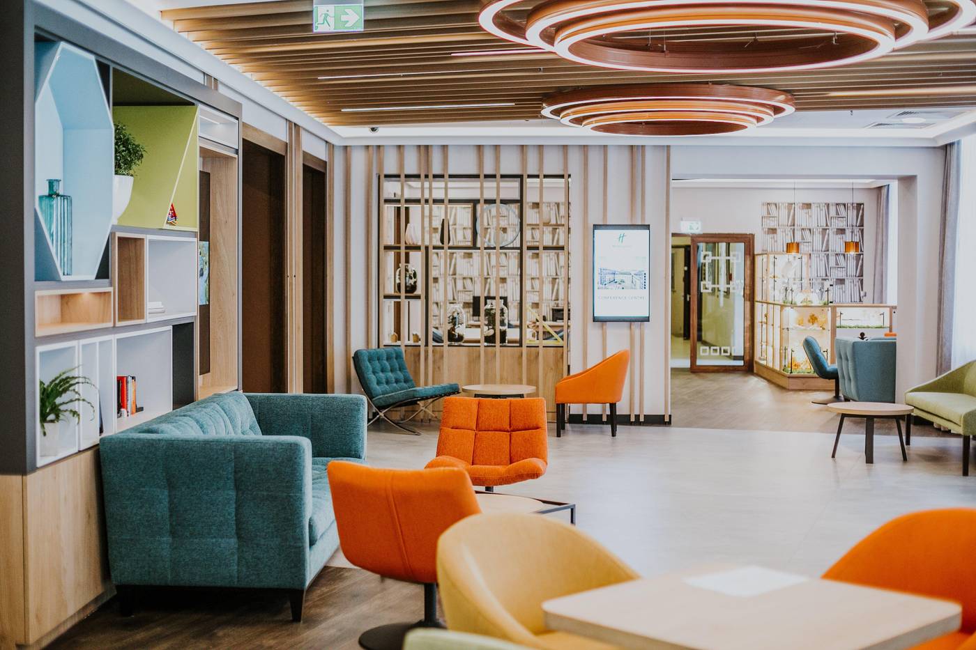 Holiday-Inn-Krakow-City-Centre-Lobby-5