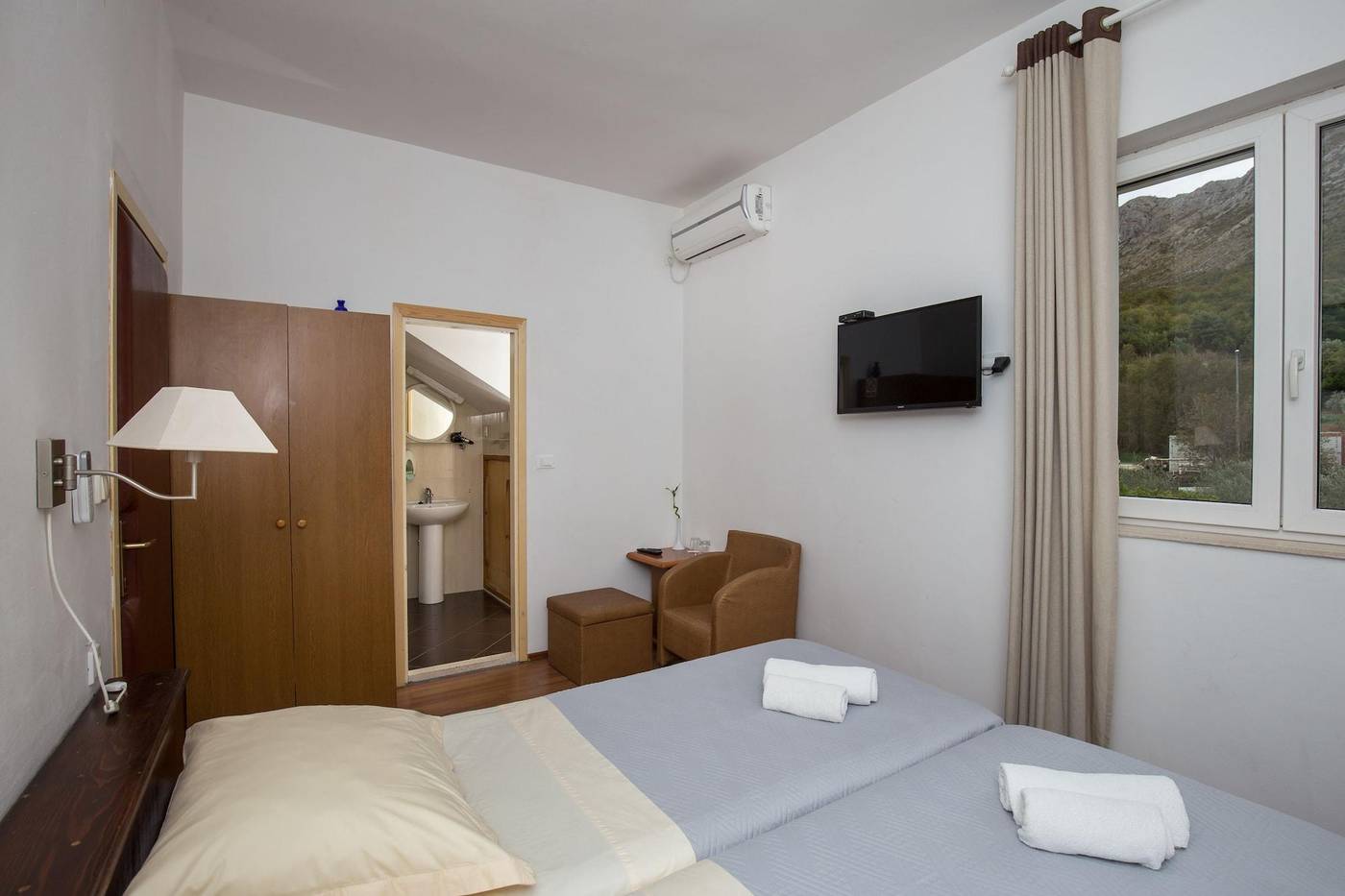 Villa-Konalic-Room-19