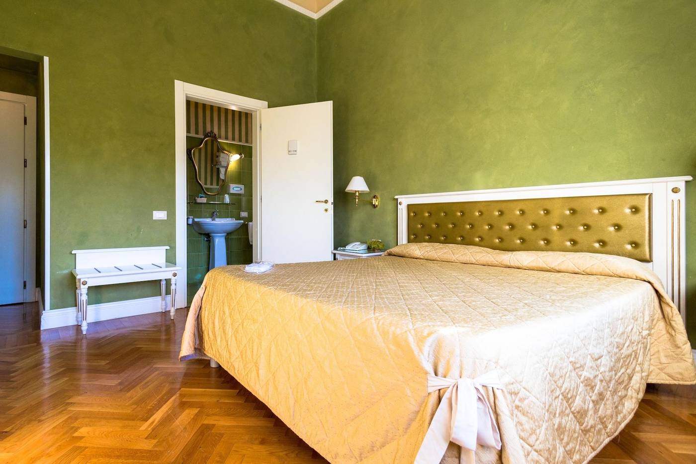 Hotel-Gennarino-Room-13