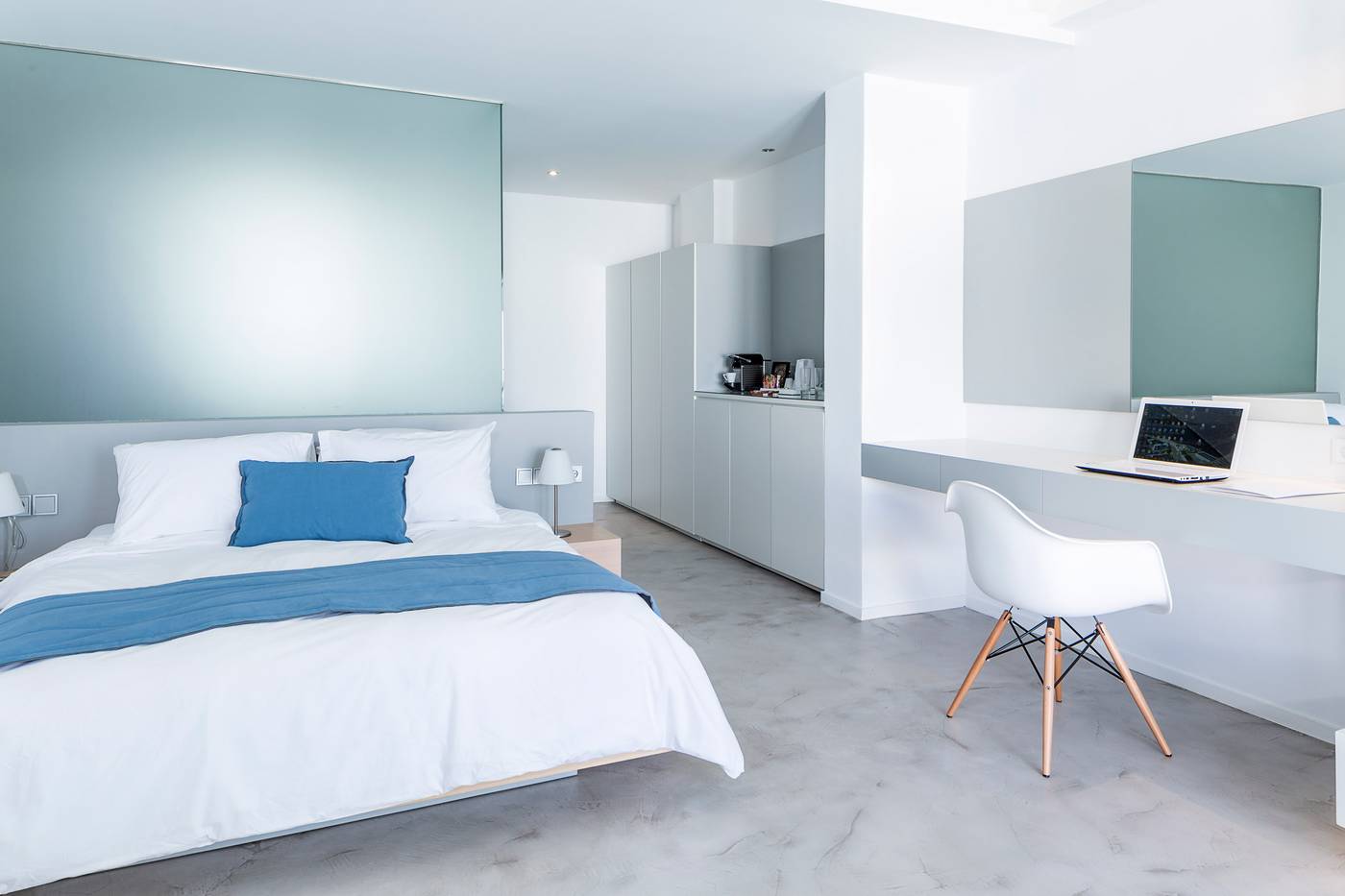 Alti-Santorini-Suites-Room-15