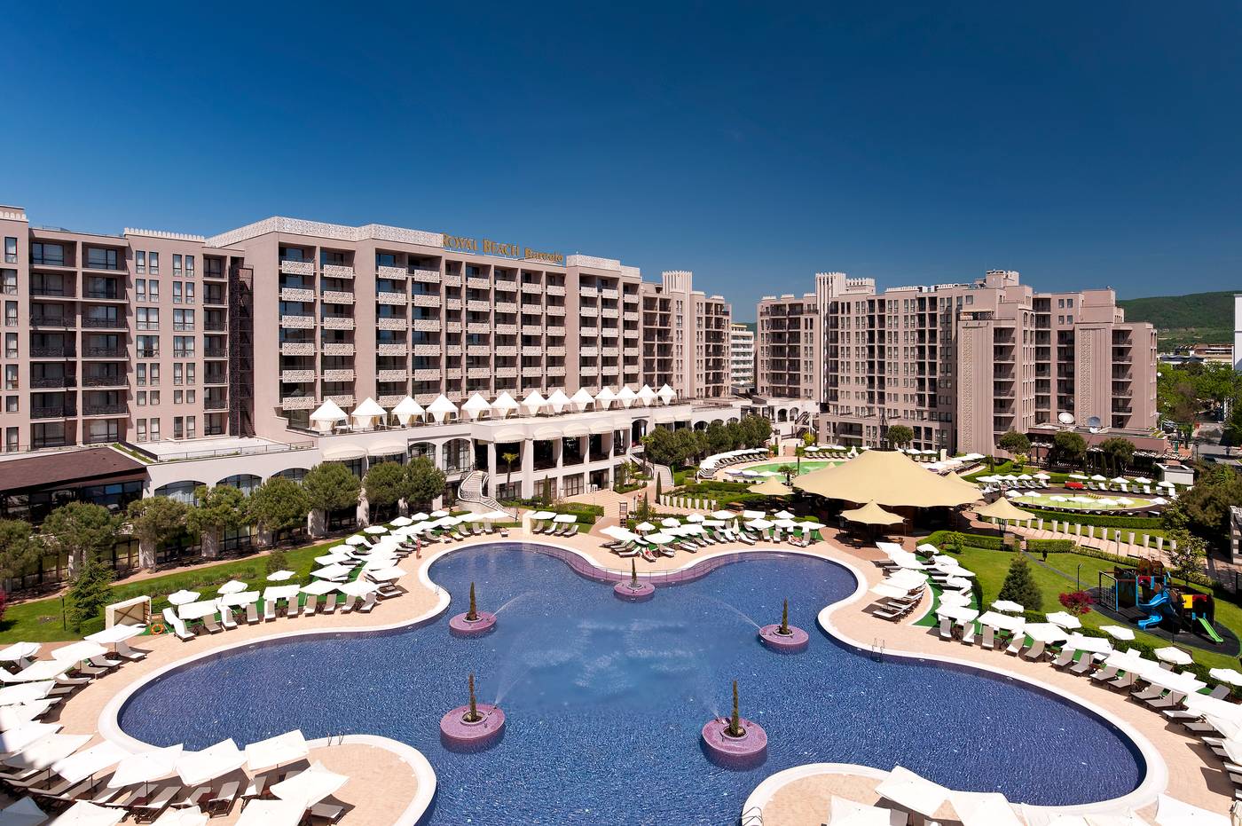 Barcelo-Royal-Beach-Pool-7