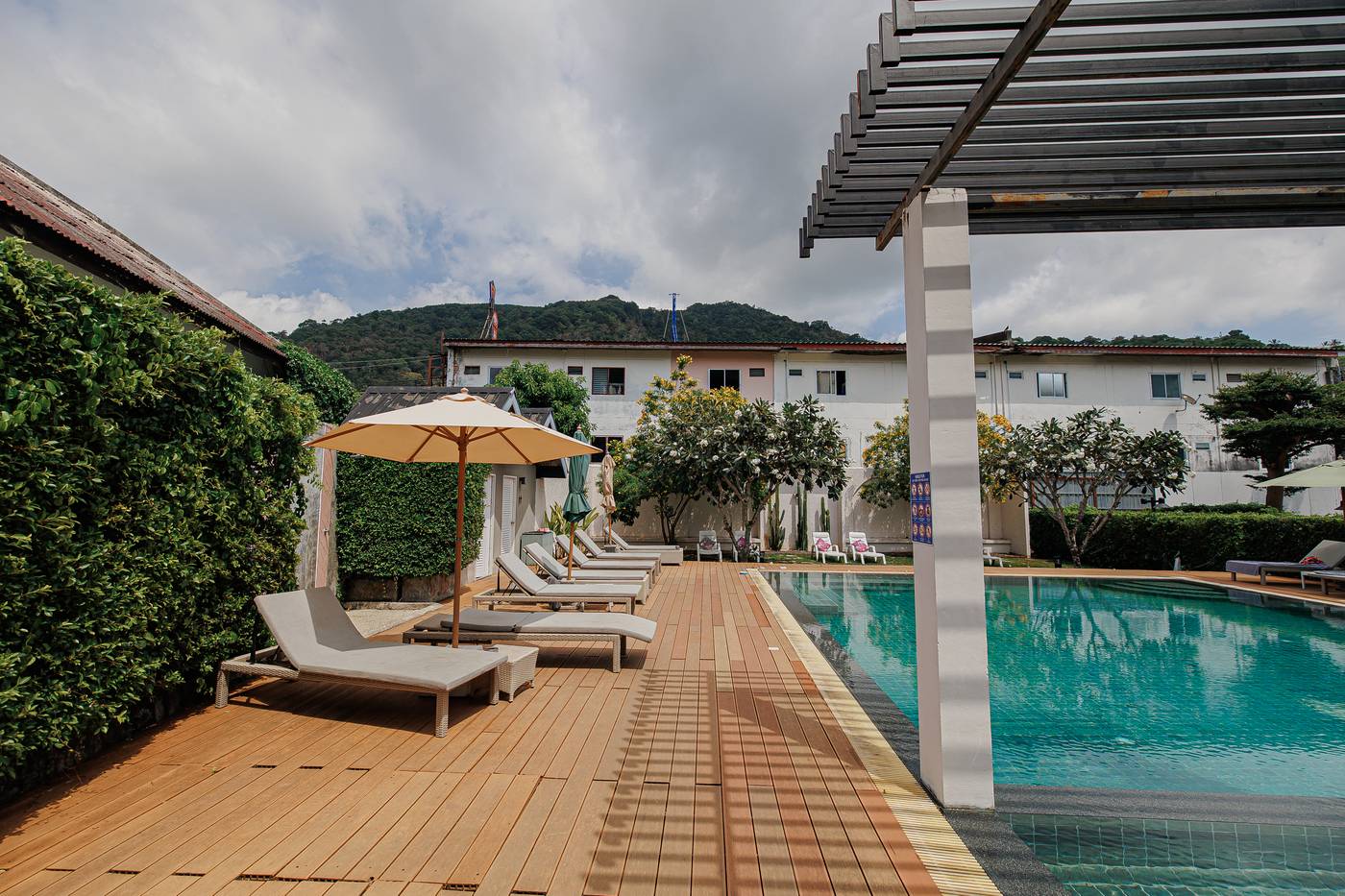 The-Melody-Phuket-Hotel-Pool-4