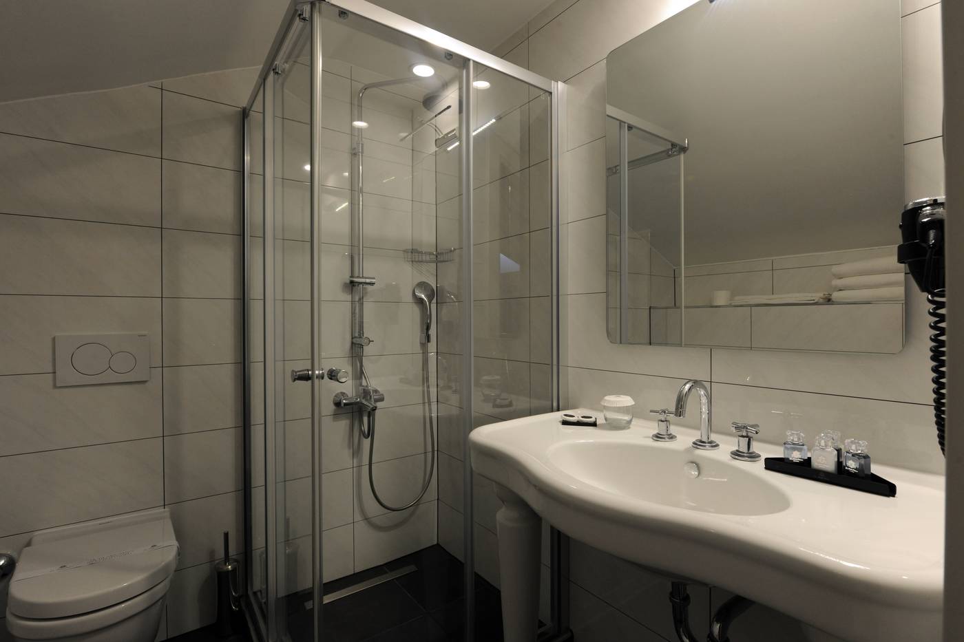 Le-Petit-Palace-Hotel-Room-23