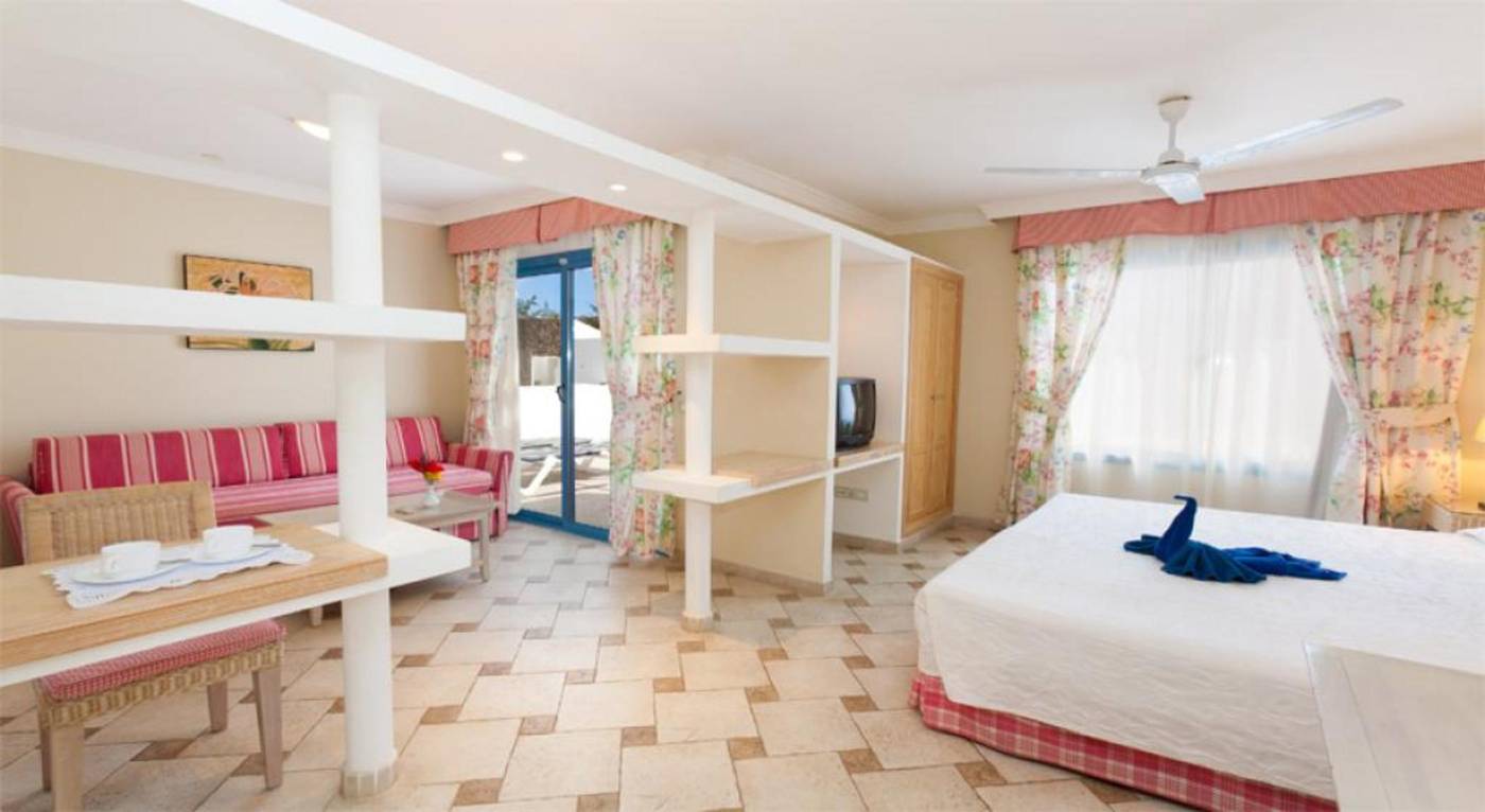 Elba---Premium-Suites---Adults-Only-Room-26