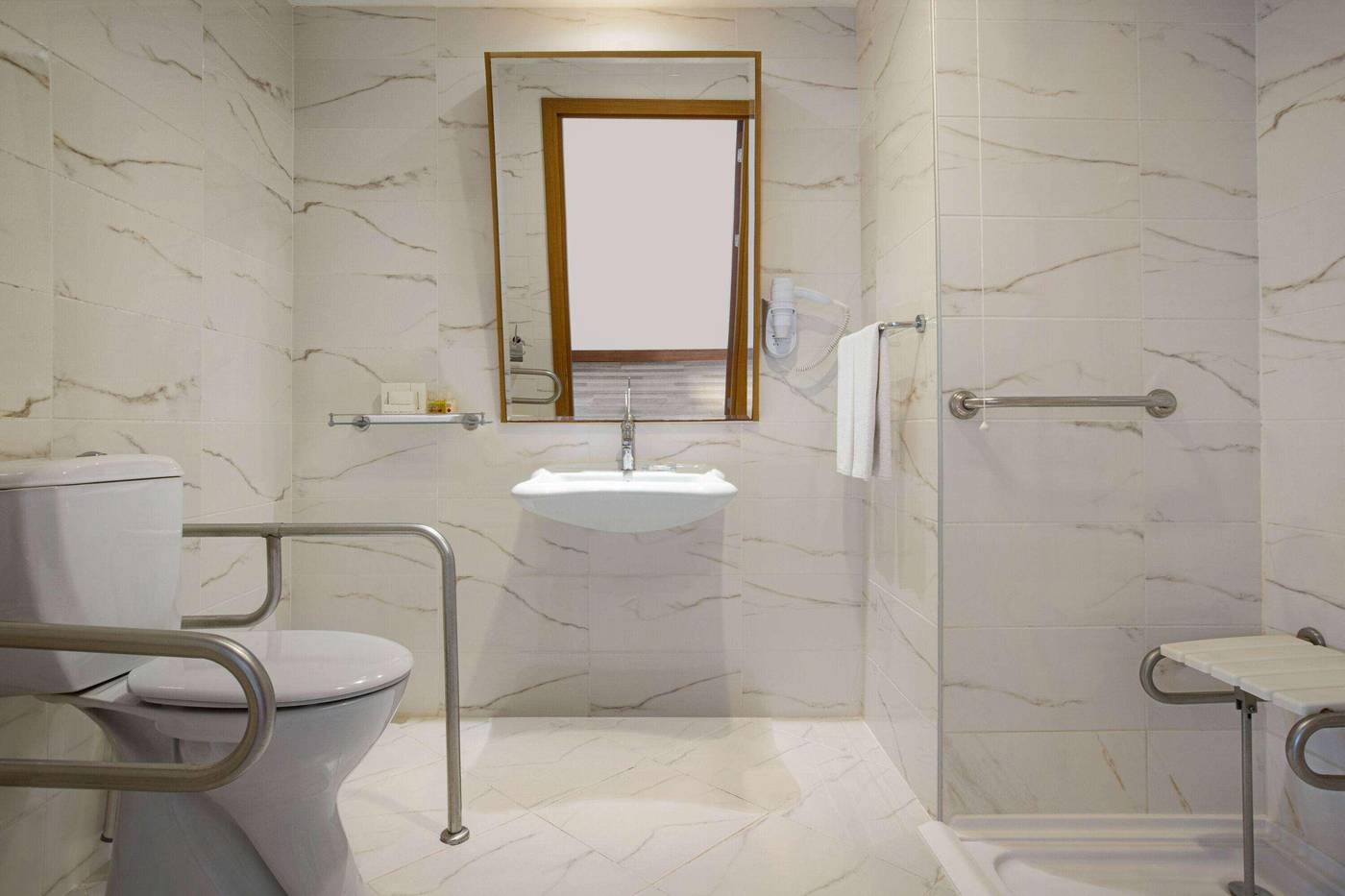 Wyndham-Garden-Lara-Room-30