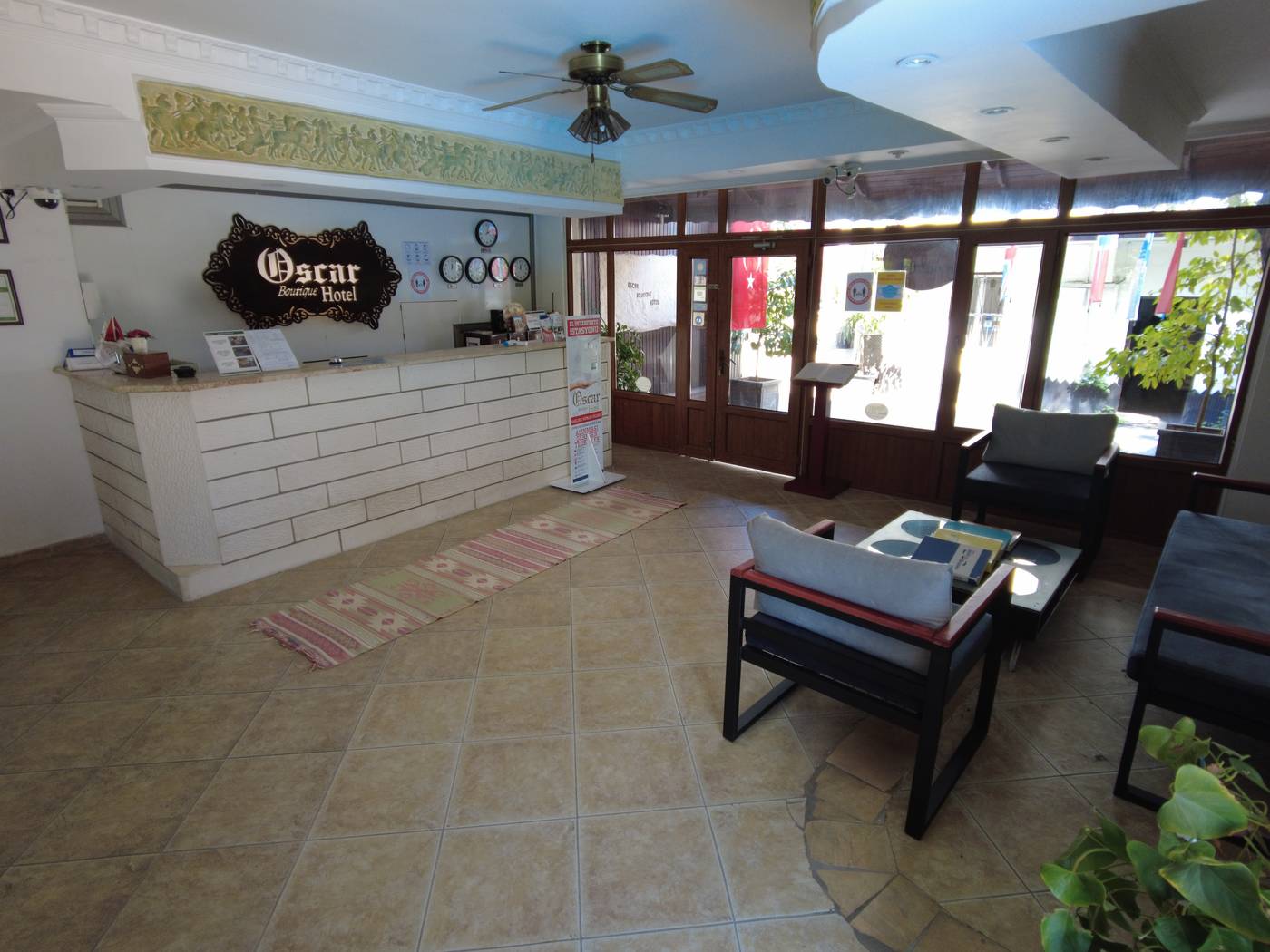 Oscar-Boutique-Hotel-Lobby-58