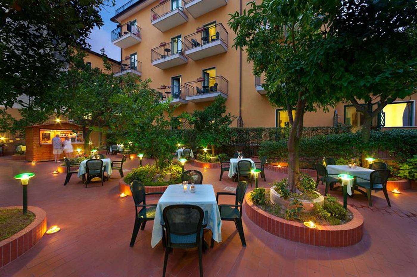 Astoria-Sorrento-Restaurant-1