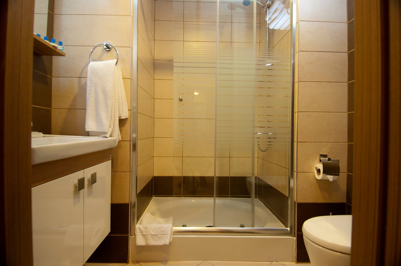 Supreme-Hotel-Room-26