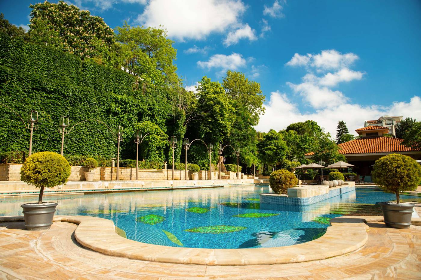 Grand-Hyatt-Istanbul-Pool-56