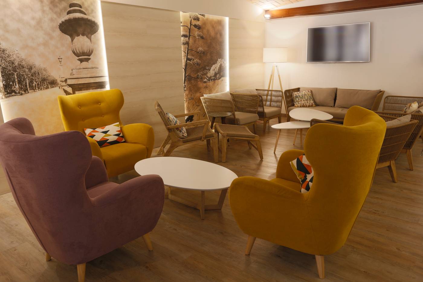 Apartamentos-Neptuno-Calella-Lobby-37