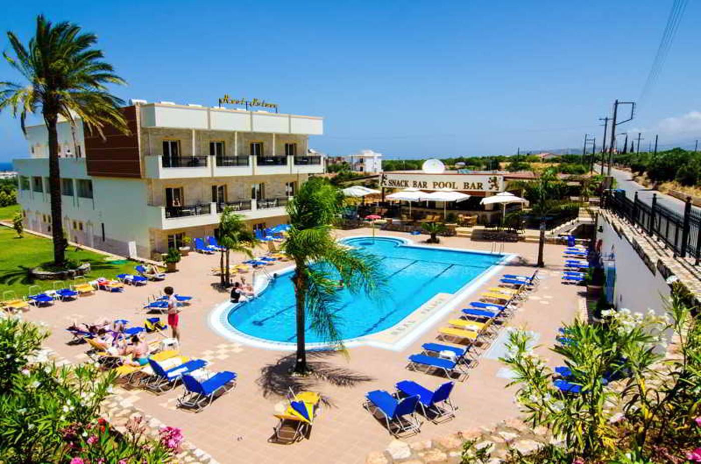 Real-Palace-Hotel---Studios-Pool-2