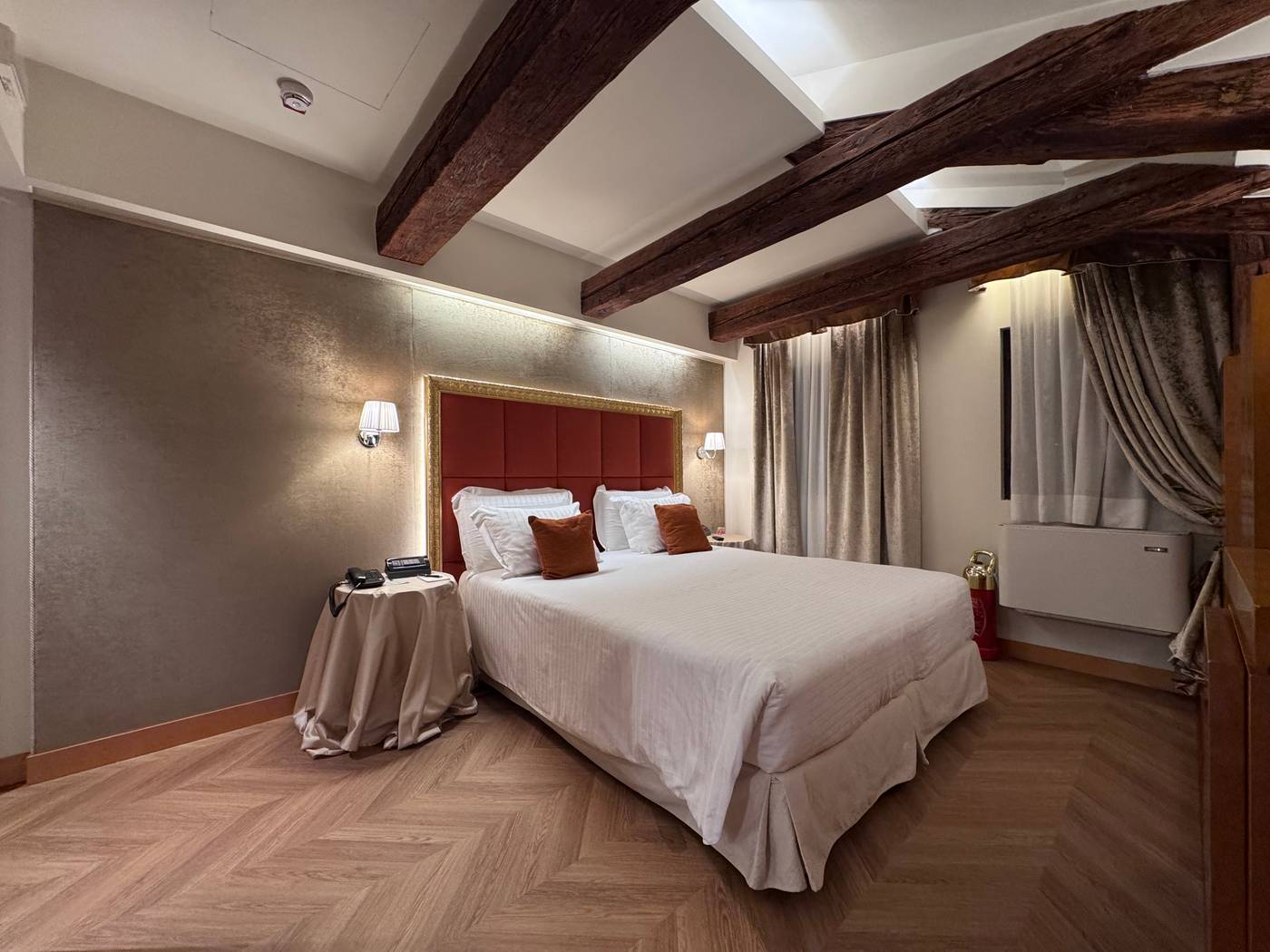 Ruzzini-Palace-Room-32