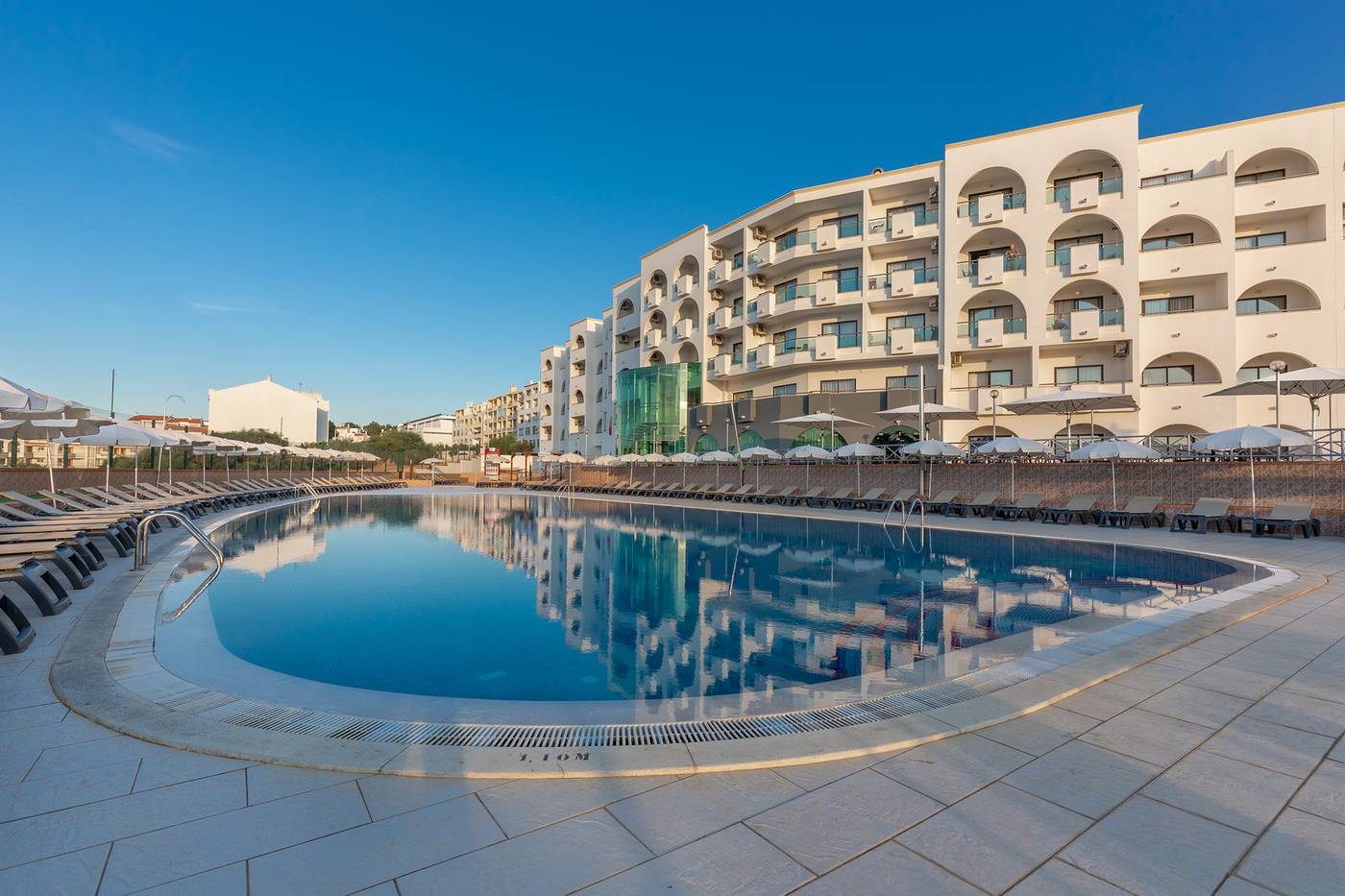 Solaqua-Apartments-Pool-3