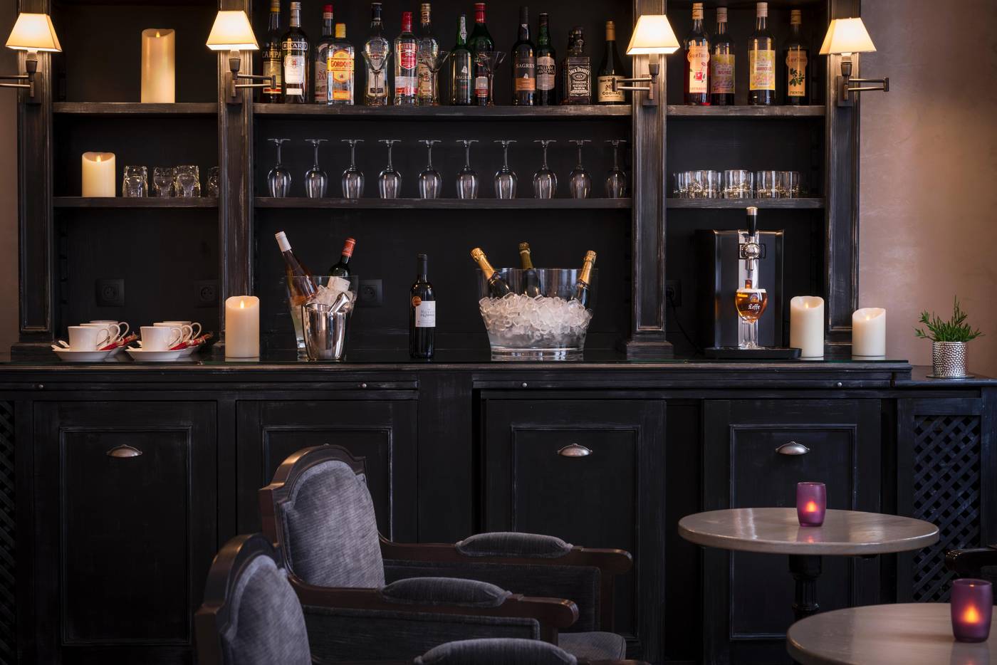 Magda-Champs-Elysees-Bar-6