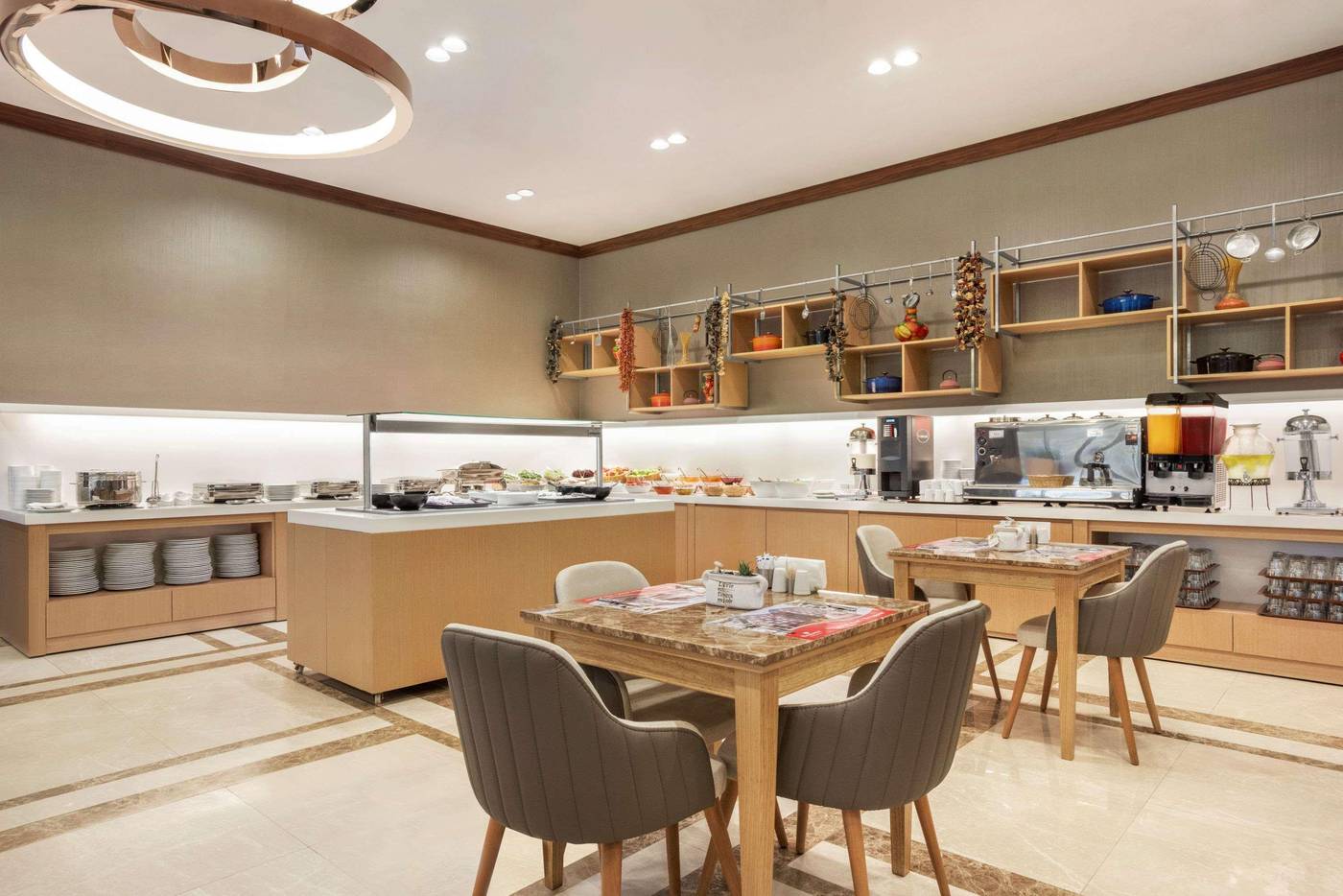 Ramada-by-Wyndham-Istanbul-Alibeykoy-Restaurant-32