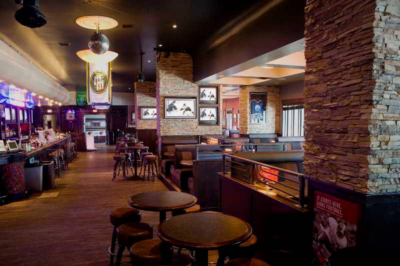 Sandman-Vancouver-City-Centre-Bar-15