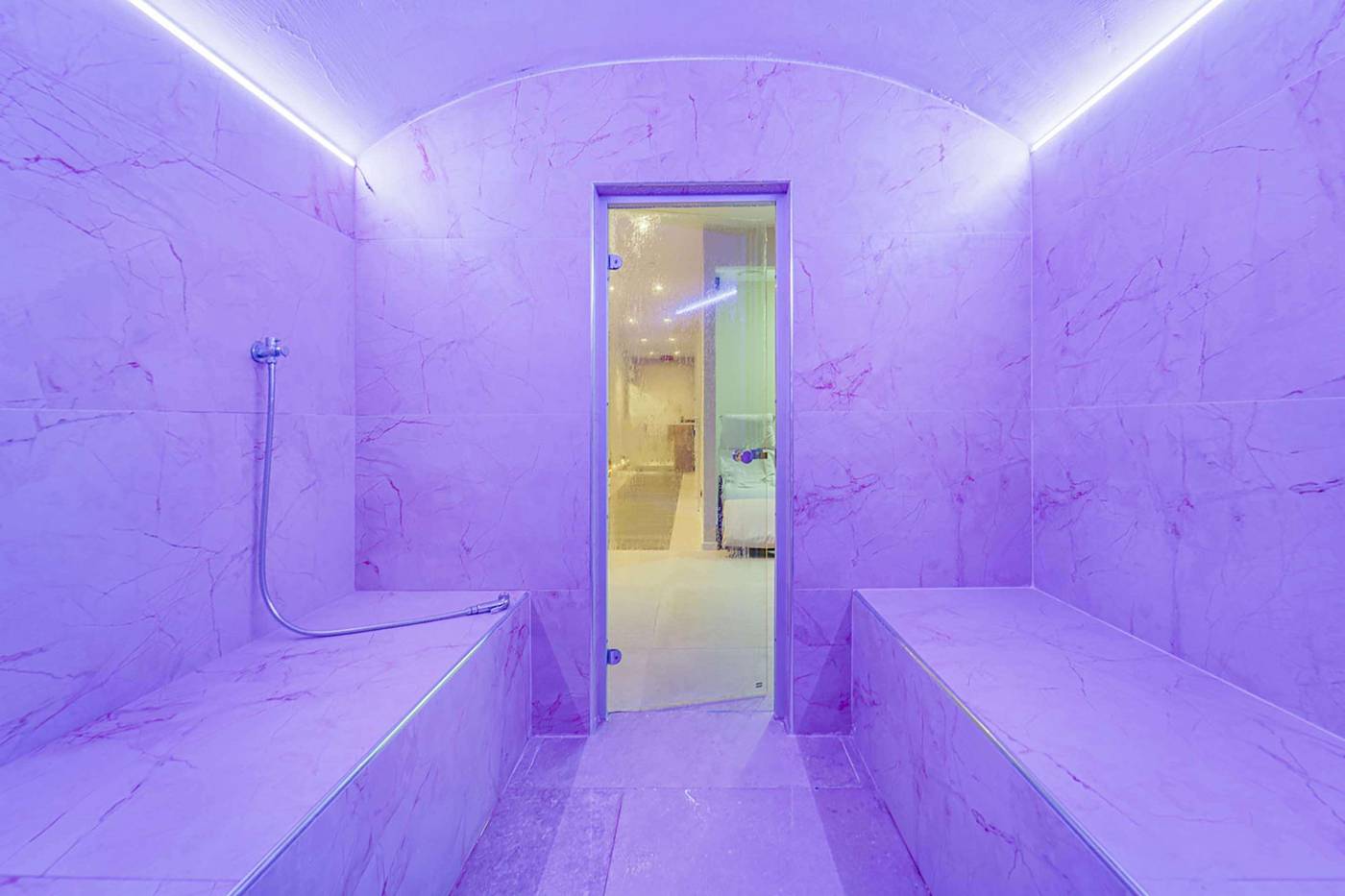 Best-Western-Plus-The-Hub-Hotel-Sports-and-Entertainment-44