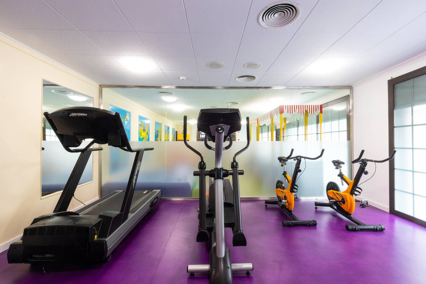 Miami-Park-Aparthotel-Sports-and-Entertainment-50