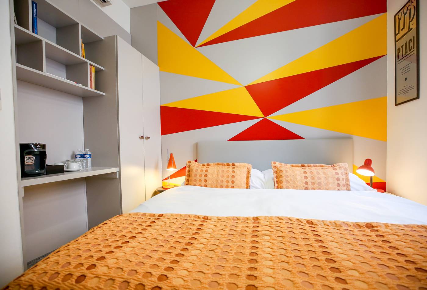 Vintage-Design-Hotel-Sax-Room-21