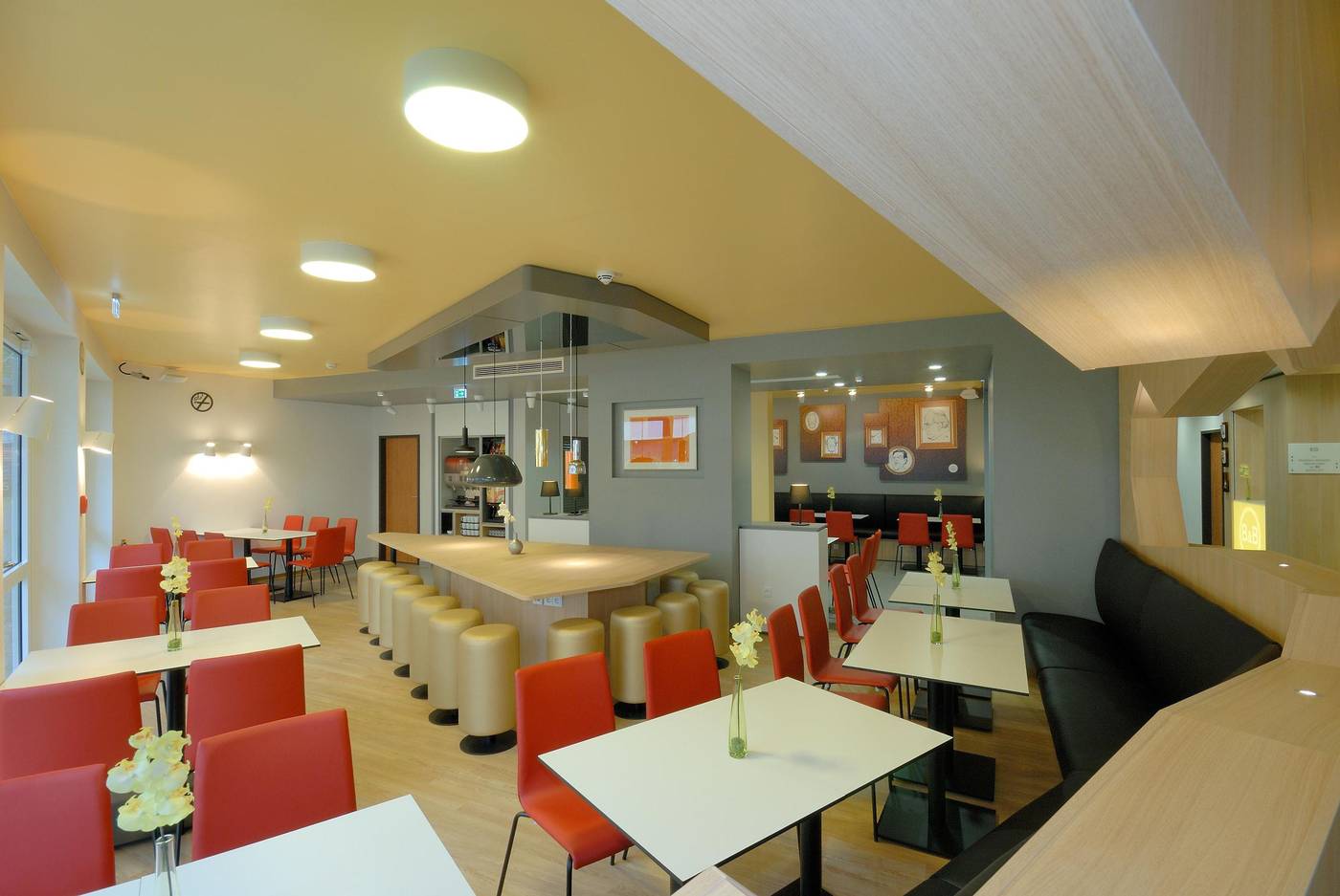 B-B-Hotel-Bonn-Lobby-11