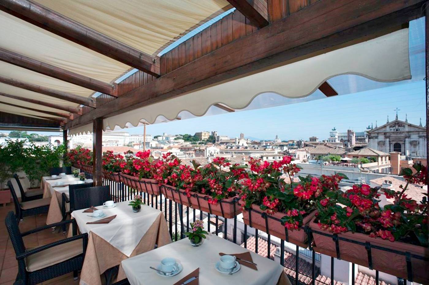 Colonna-Palace-General-view-1