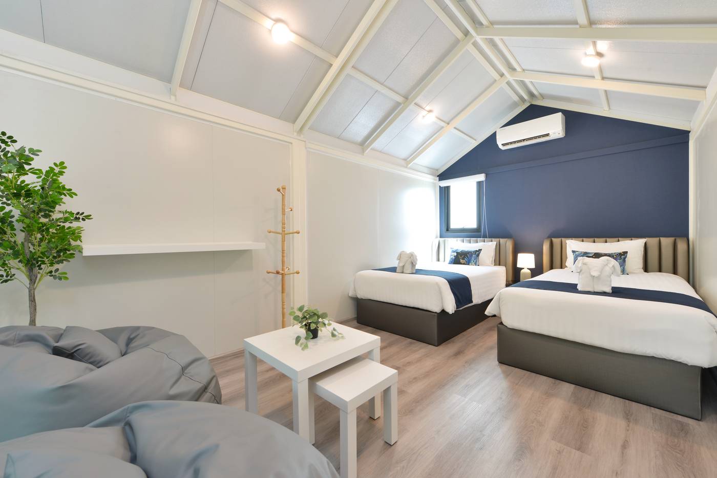 Gate43-Airport-Hotel-Room-11