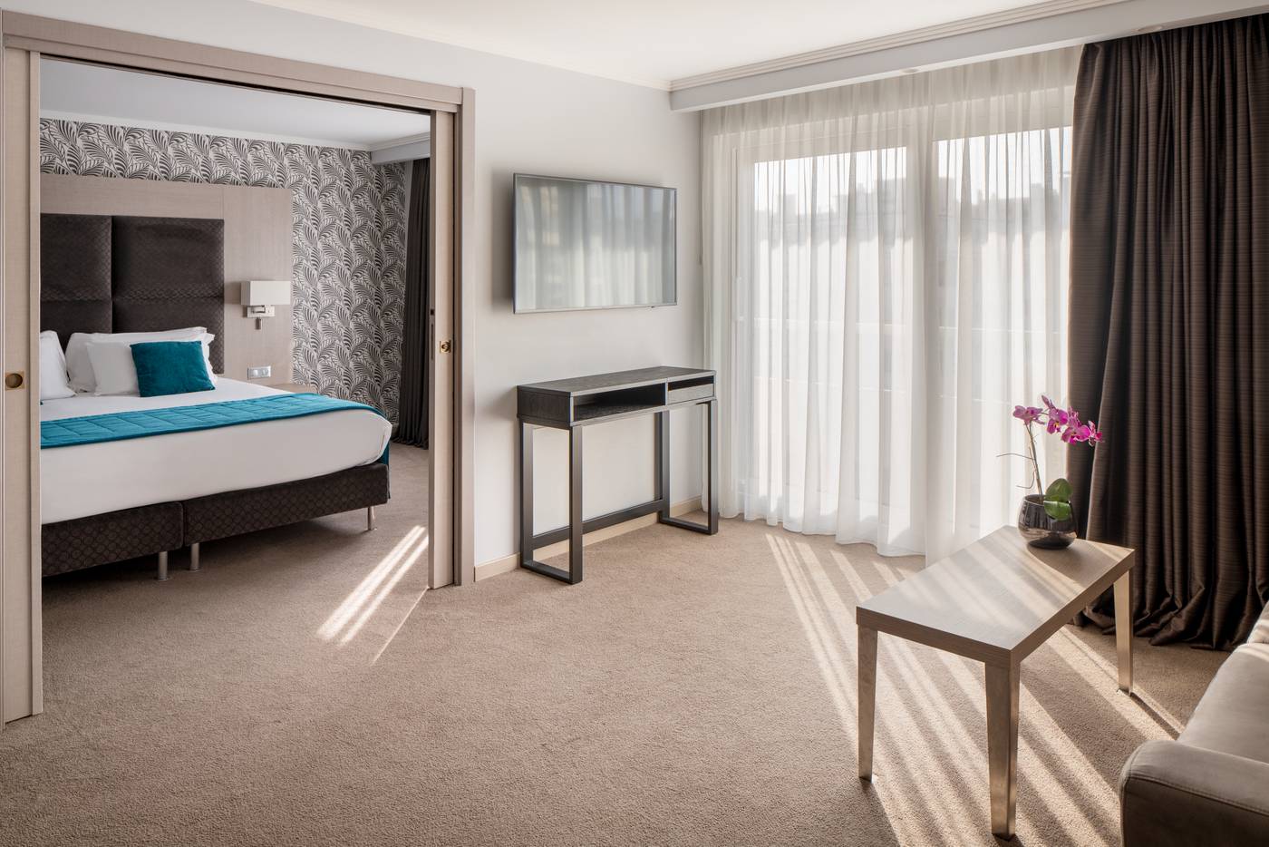 Juliana-Cannes-Room-9