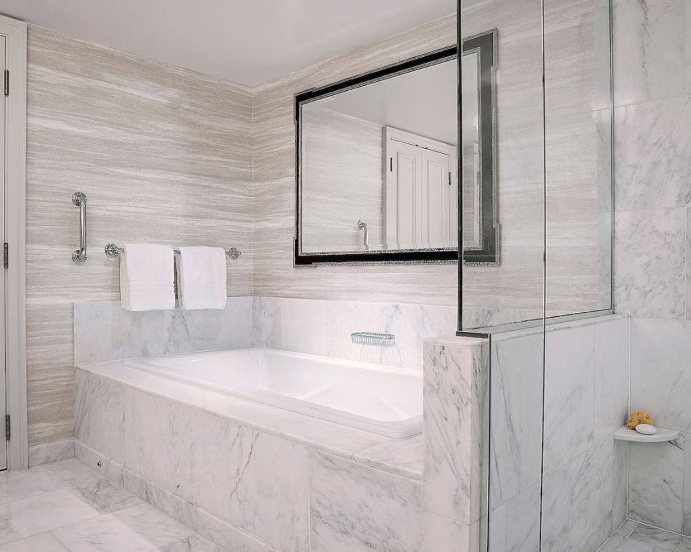 Four-Seasons-Hotel-Boston-Room-44