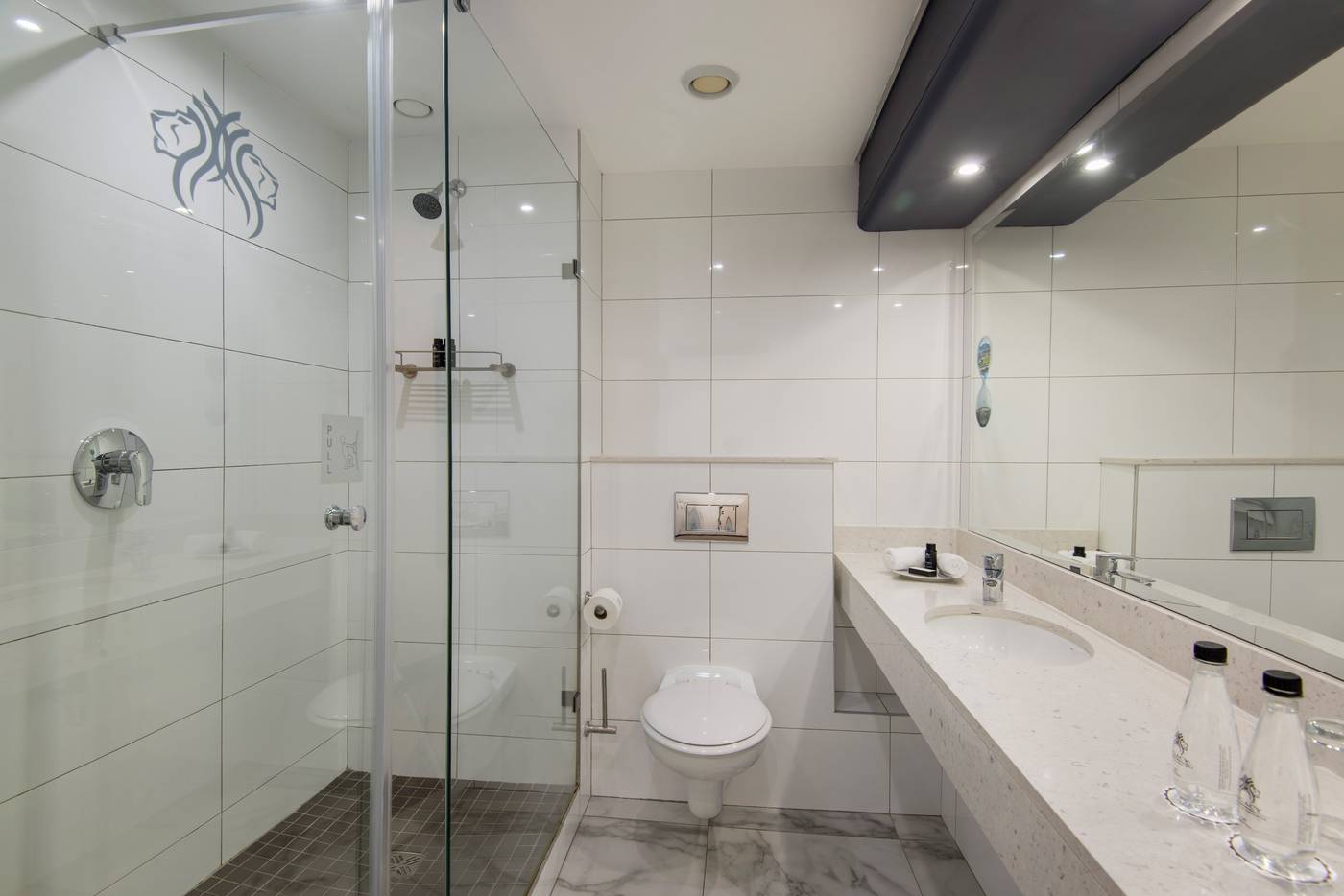 The-Commodore-Room-51