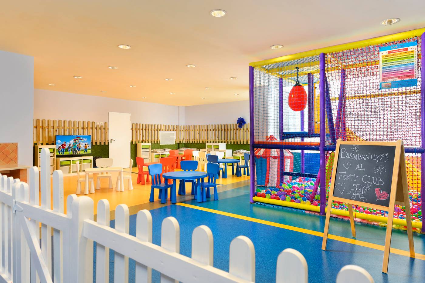 Hotel-Fuerte-Conil-Costaluz-Sports-and-Entertainment-65