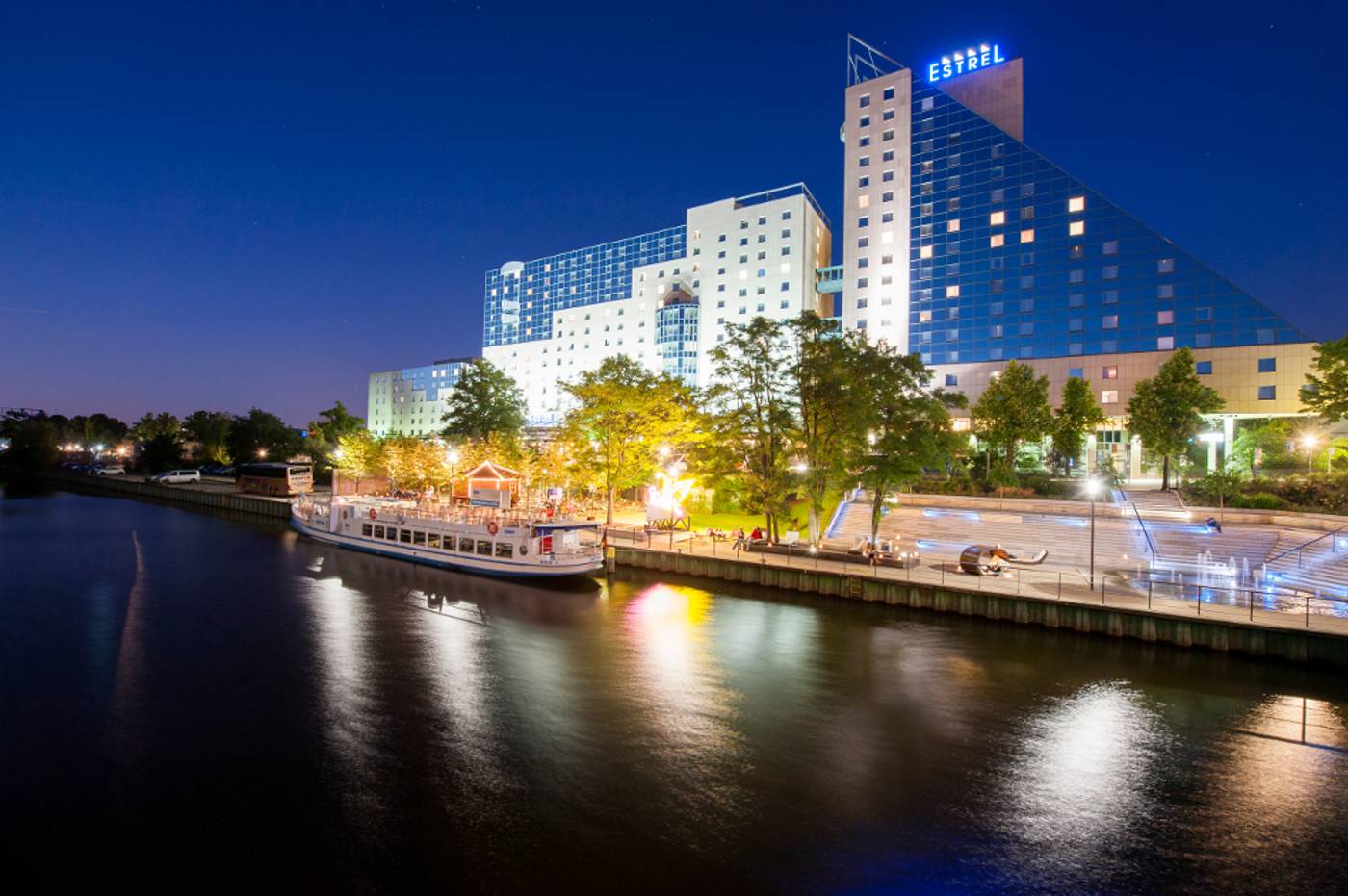 Estrel-Hotel-Berlin-General-view-5