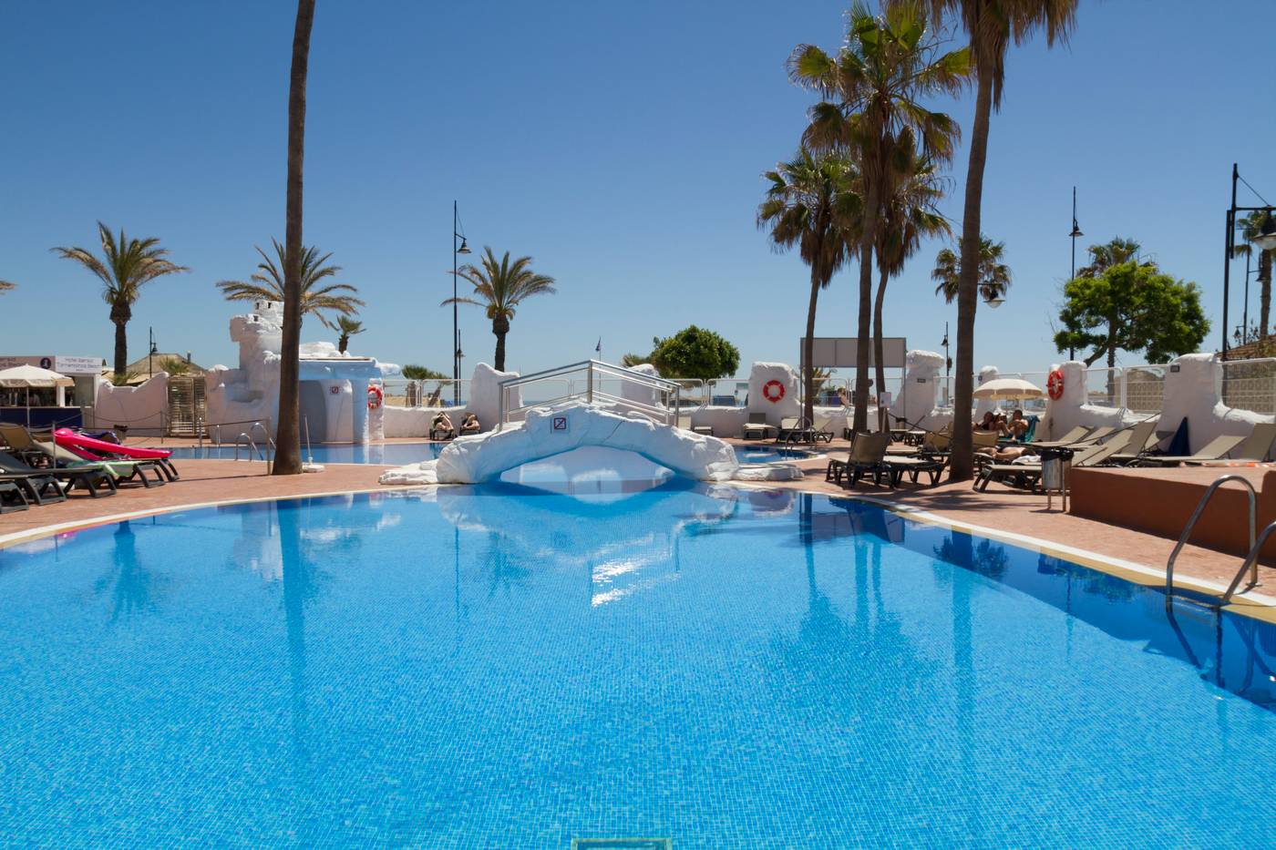 Ibersol-Torremolinos-Beach-Pool-3