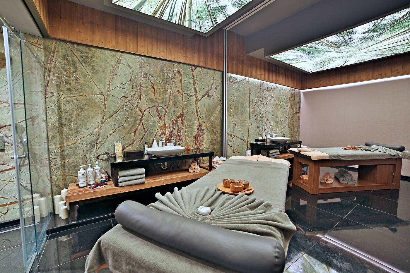 Dosso-Dossi-Hotels-Downtown-Sports-and-Entertainment-42