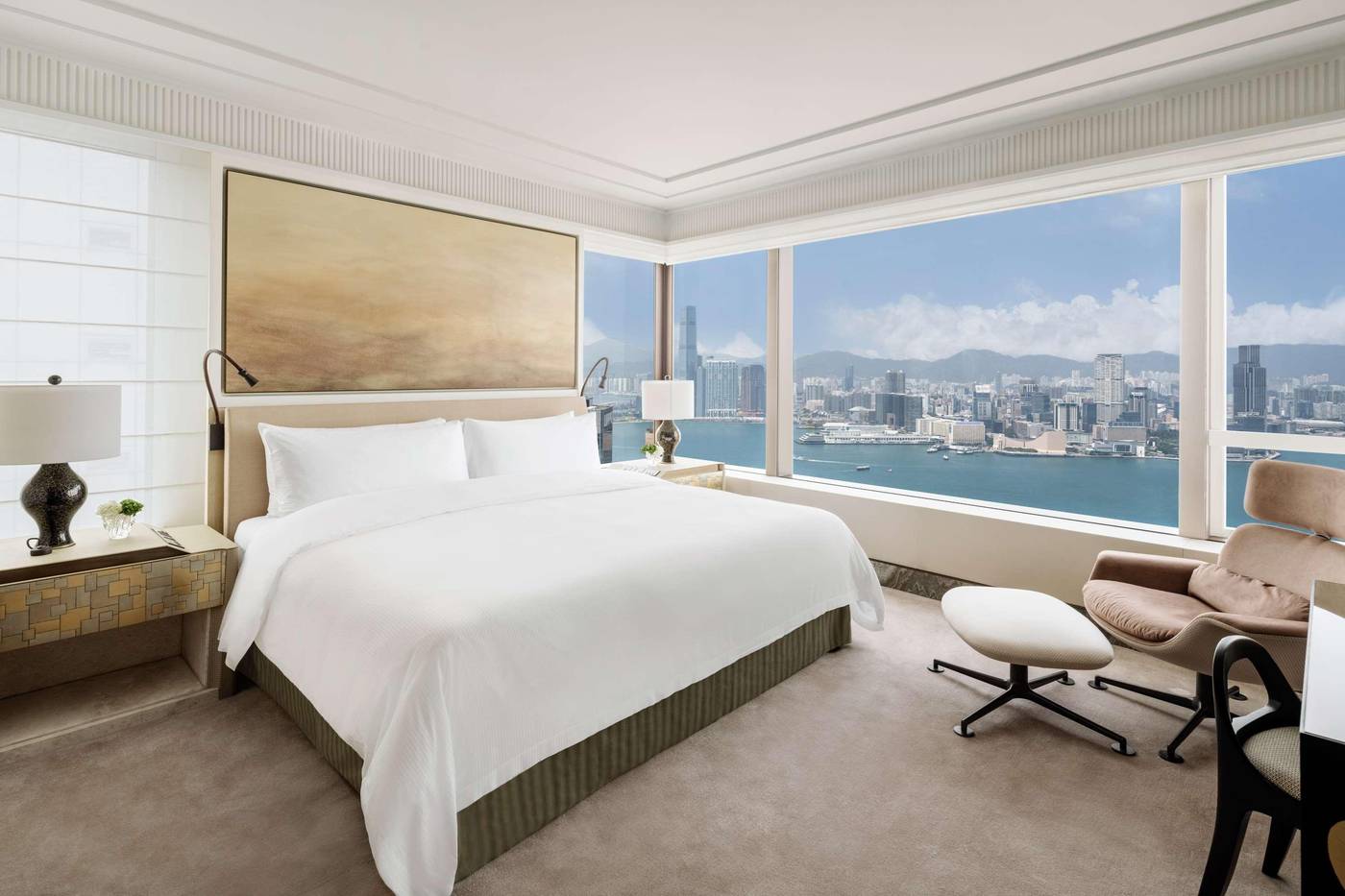 Island-Shangri-La-Hong-Kong-Room-27