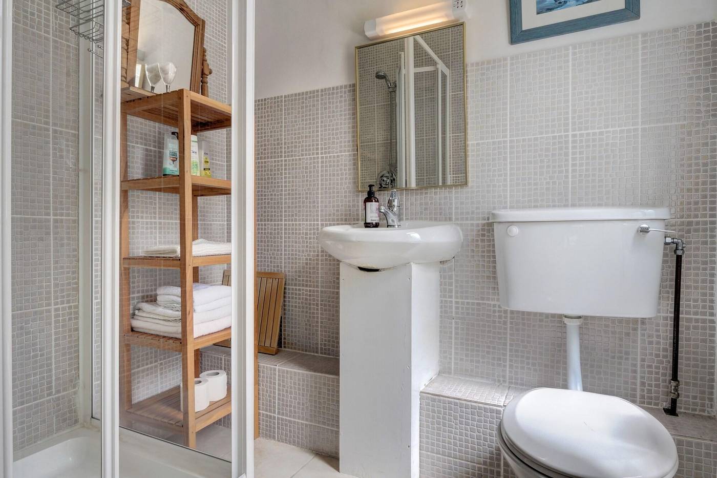 St--Aiden-s-Guesthouse-Room-17