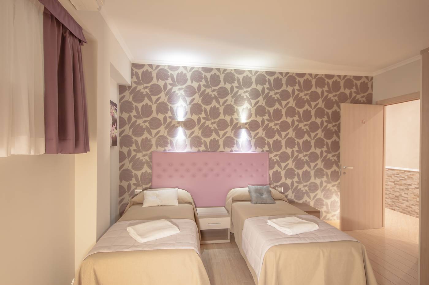 Rome-Kings-Suite-Room-25