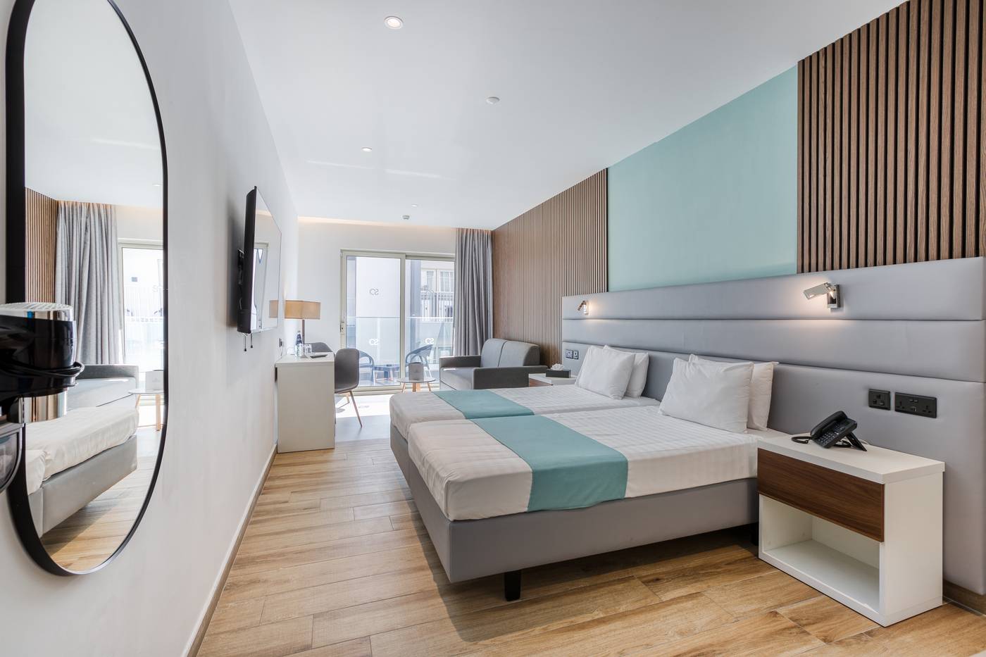 Solana-Hotel---Spa-Room-27