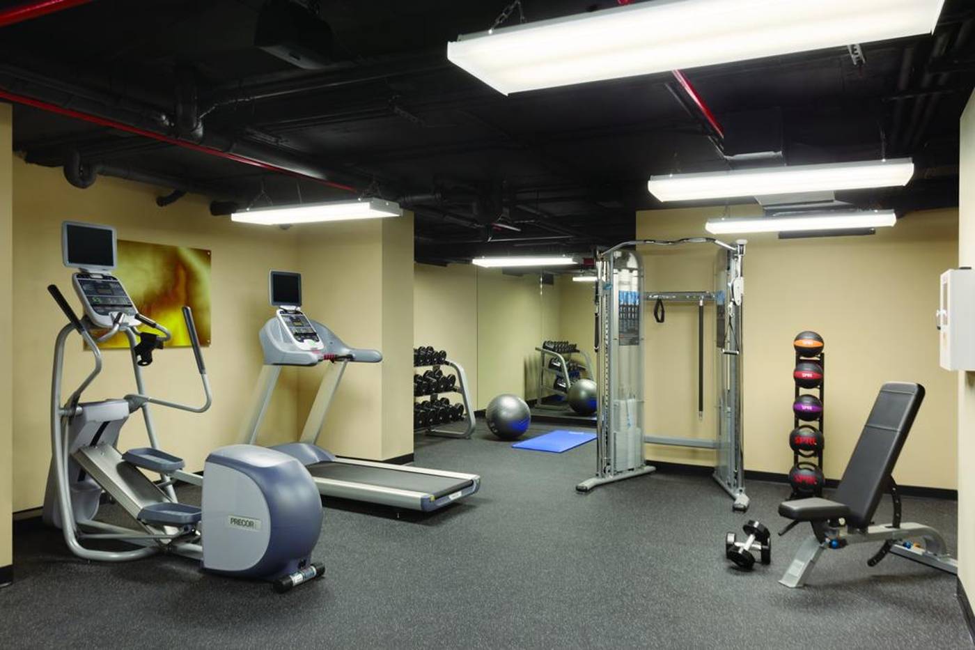 Executive-Le-Soleil-Sports-and-Entertainment-19