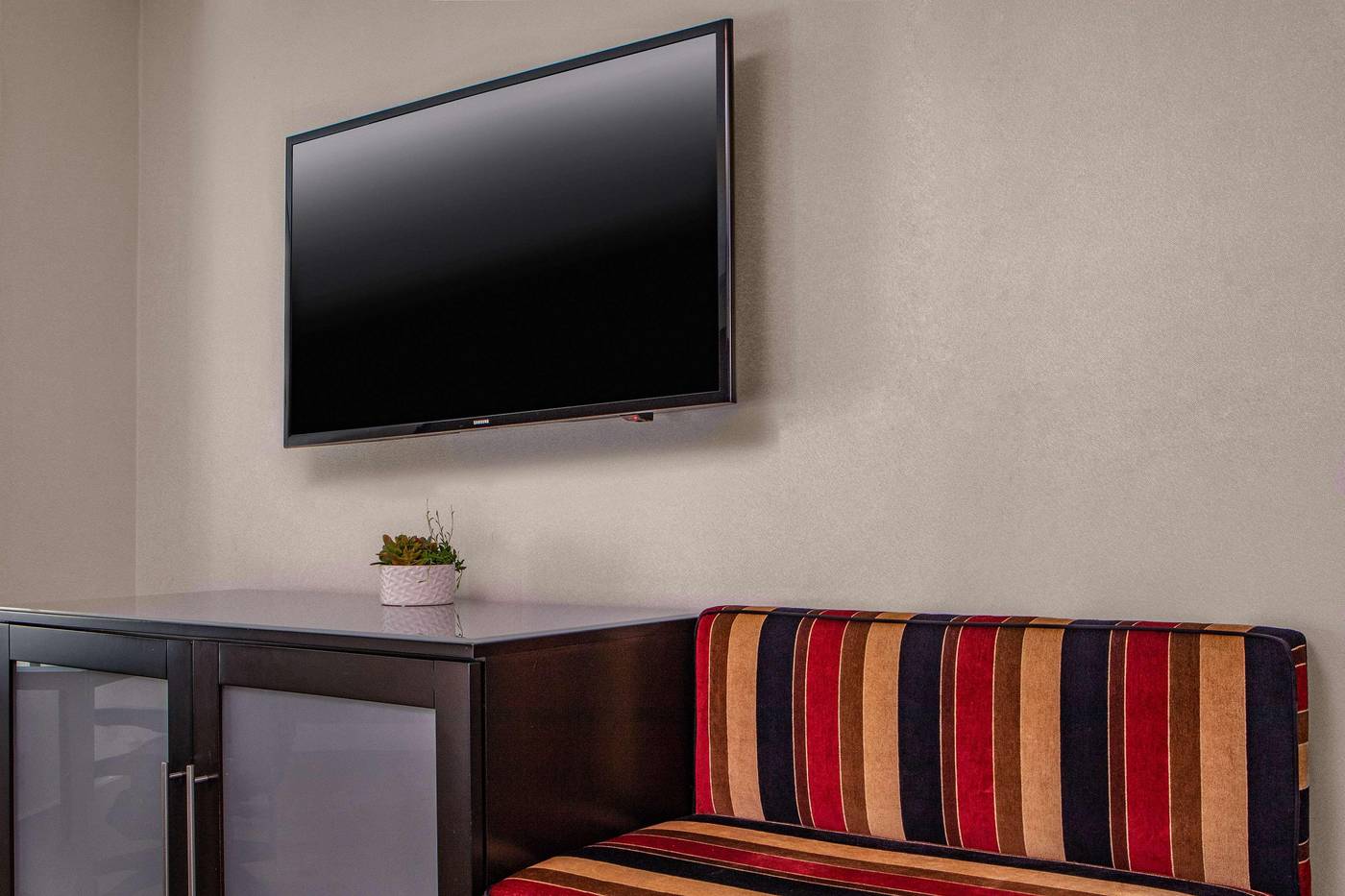 The-Royal-Sonesta-Boston-Room-38