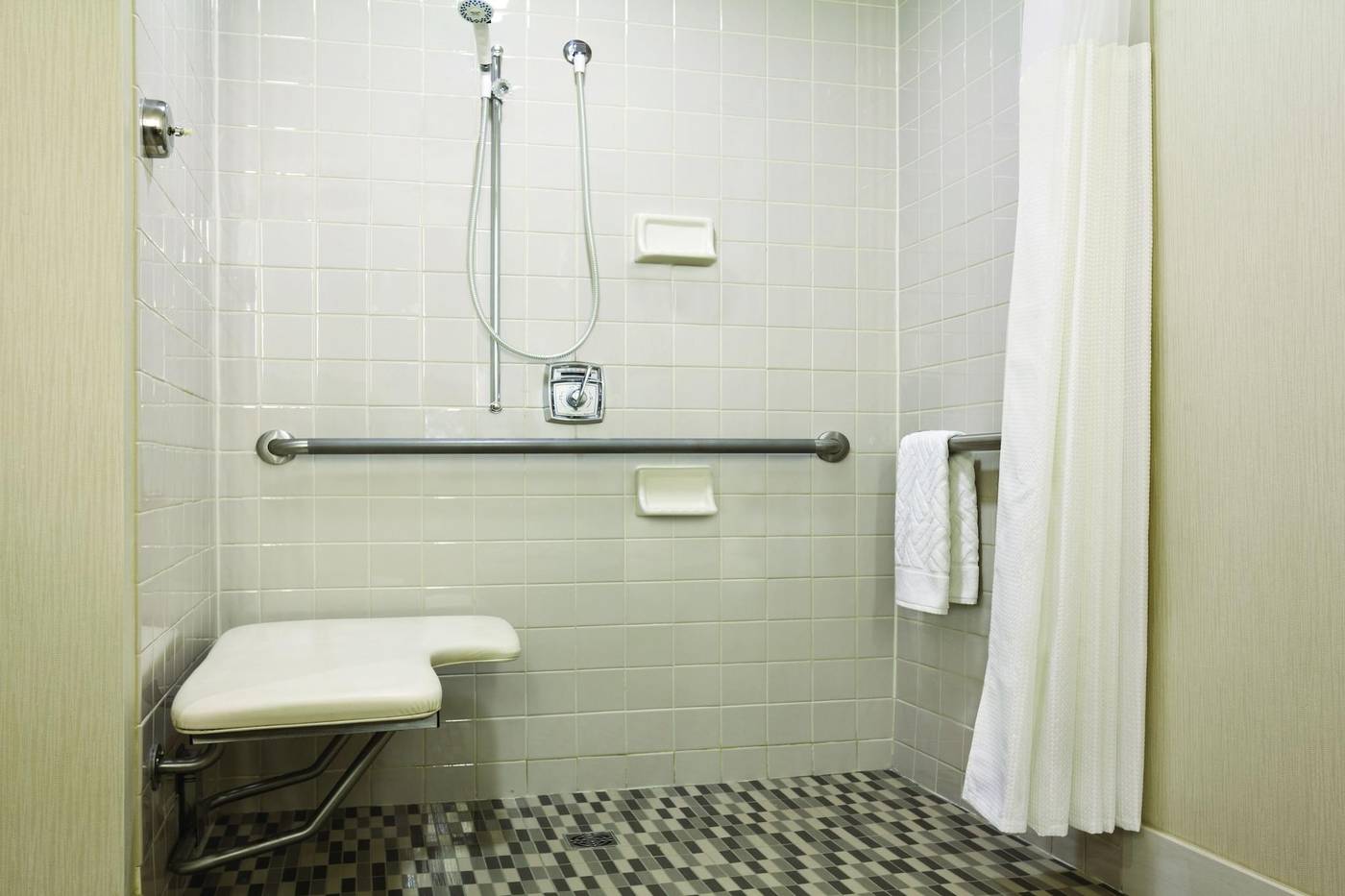 Doubletree-by-Hilton-Boston-Downtown-Room-28