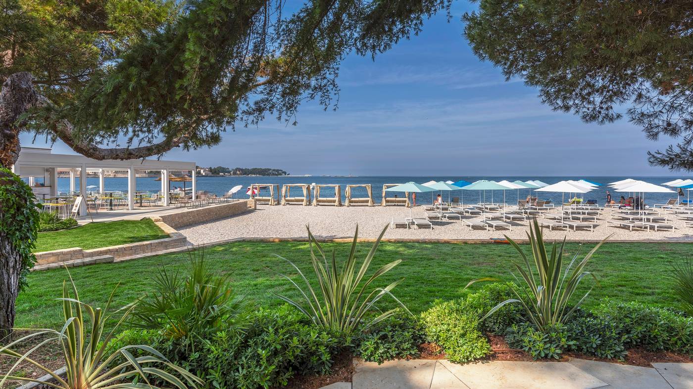 Valamar-Parentino-Hotel-Beach-9