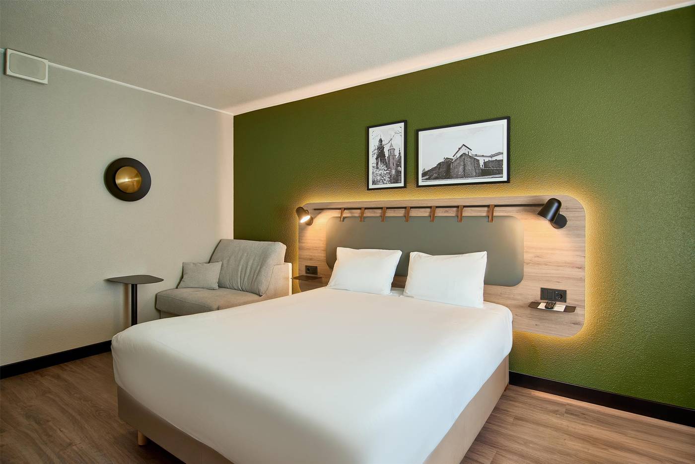 Campanile-Krakow-Old-Town-Room-29