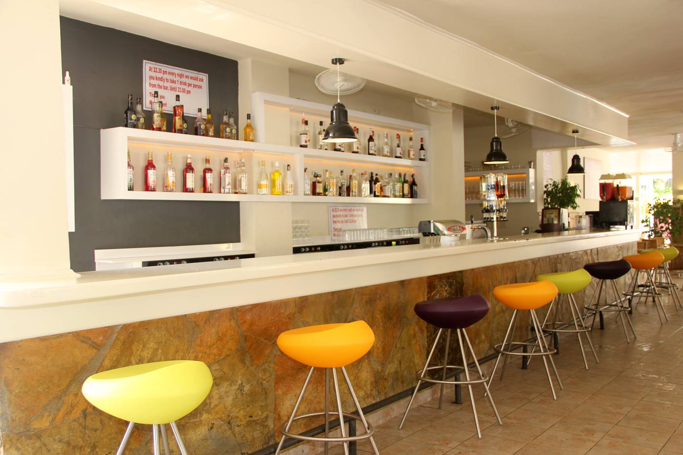 Sunlight-Garden-Bar-15