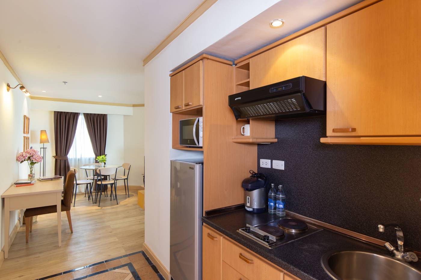 Riverfront-Bangkok-Room-4