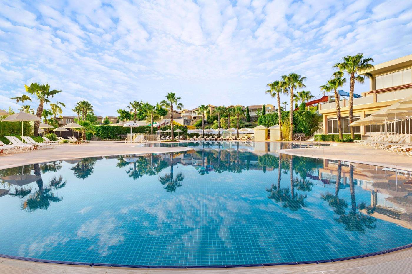 Kusadasi-Golf---Spa-Resort-Pool-5