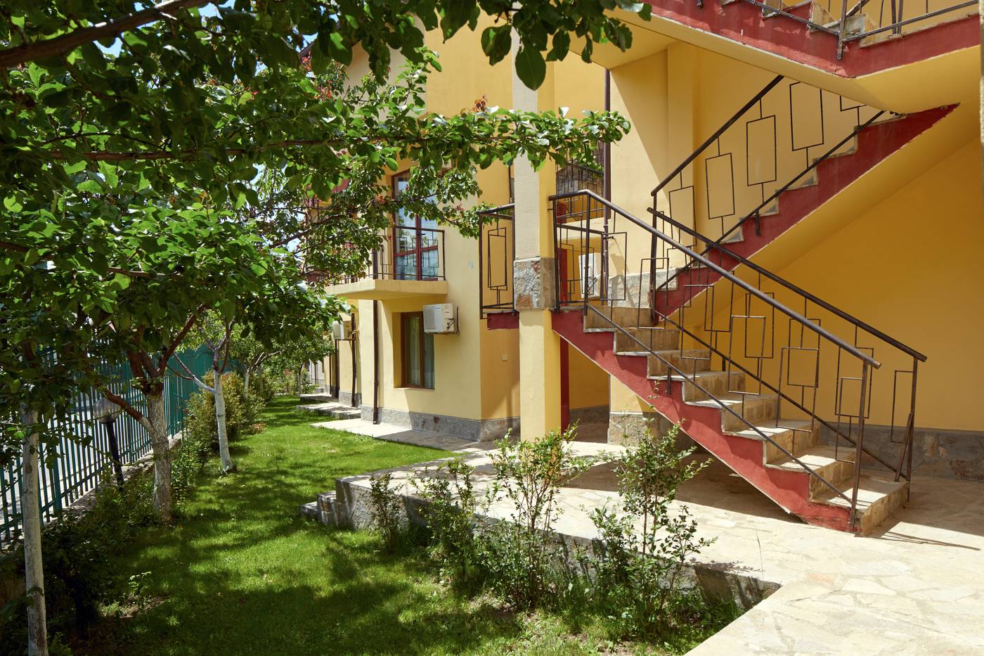 Yalta-Complex-Room-8