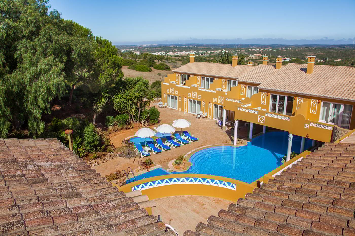 Montinho-de-Ouro-Restaurant-1