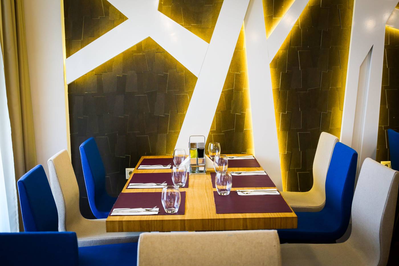 Holiday-Inn-Plovdiv-Restaurant-22