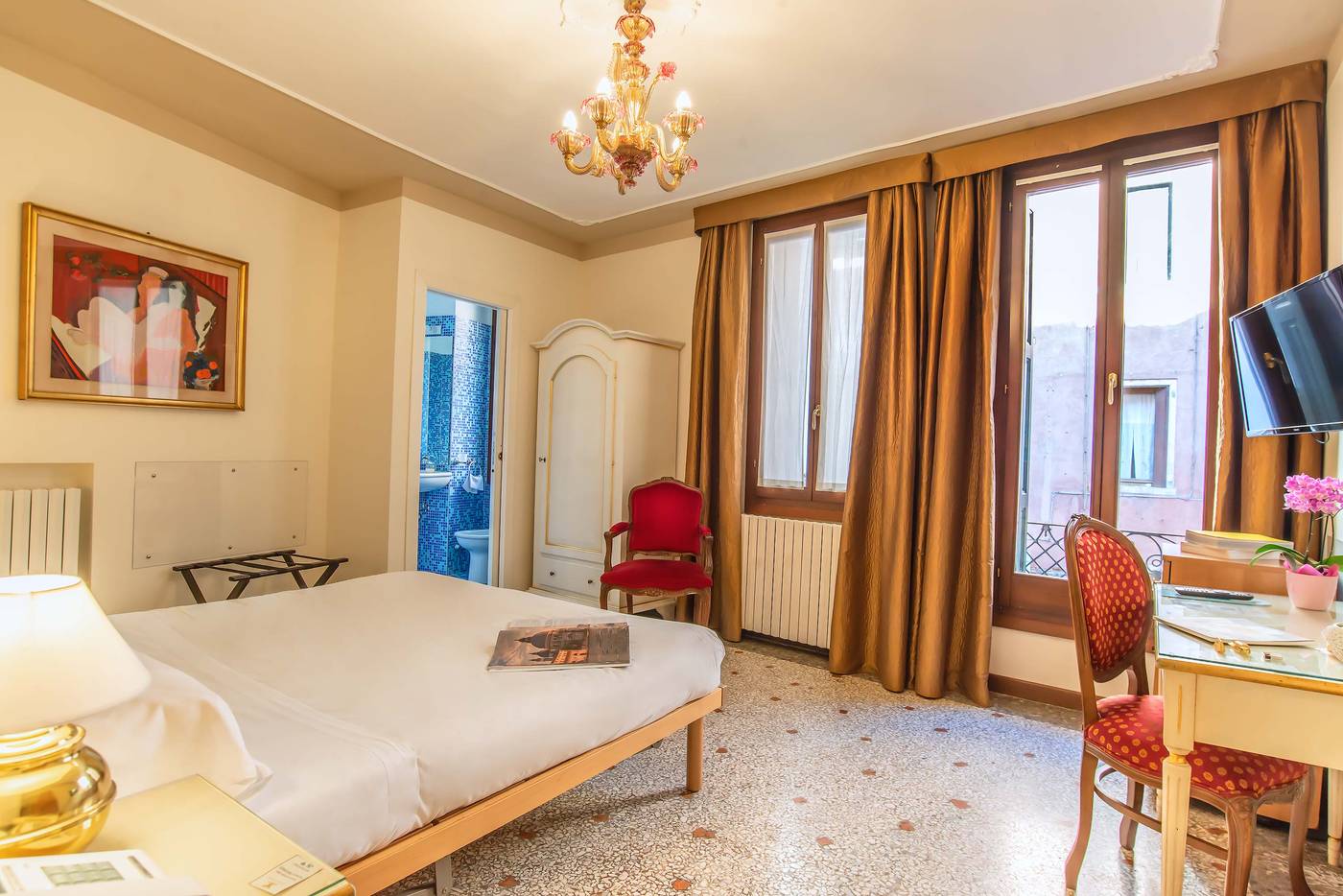 La-Fenice-et-des-Artistes-Room-32