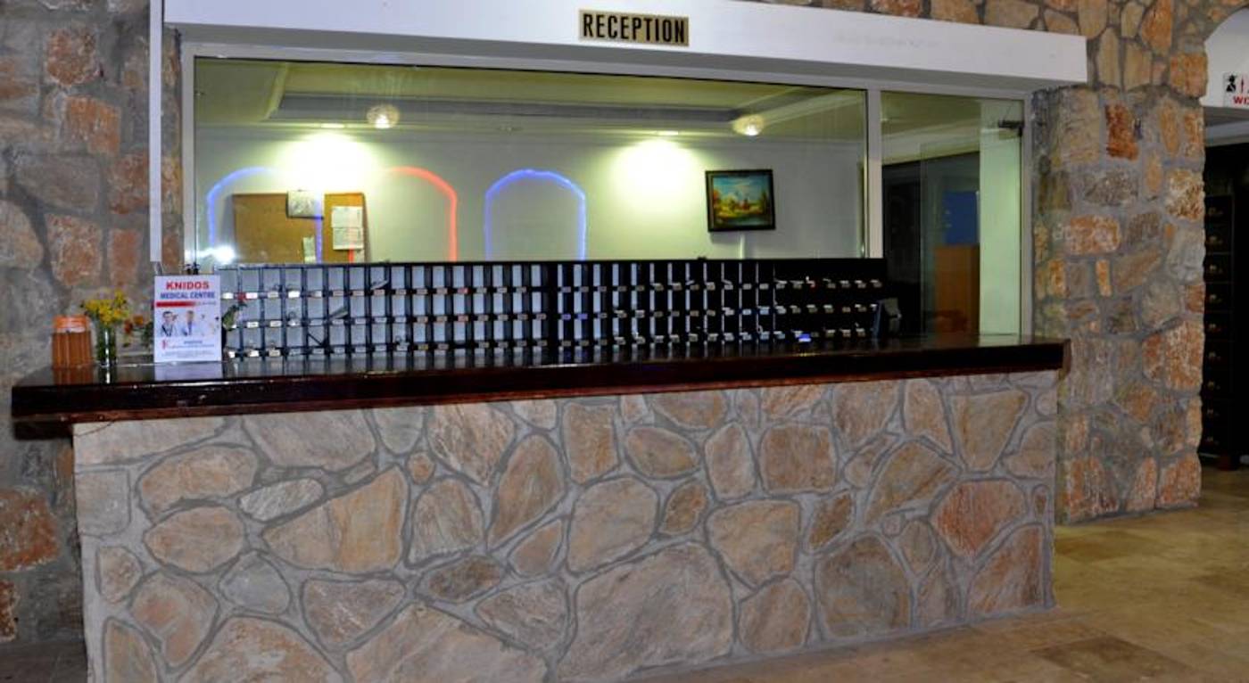 Club-Dena-Lobby-24